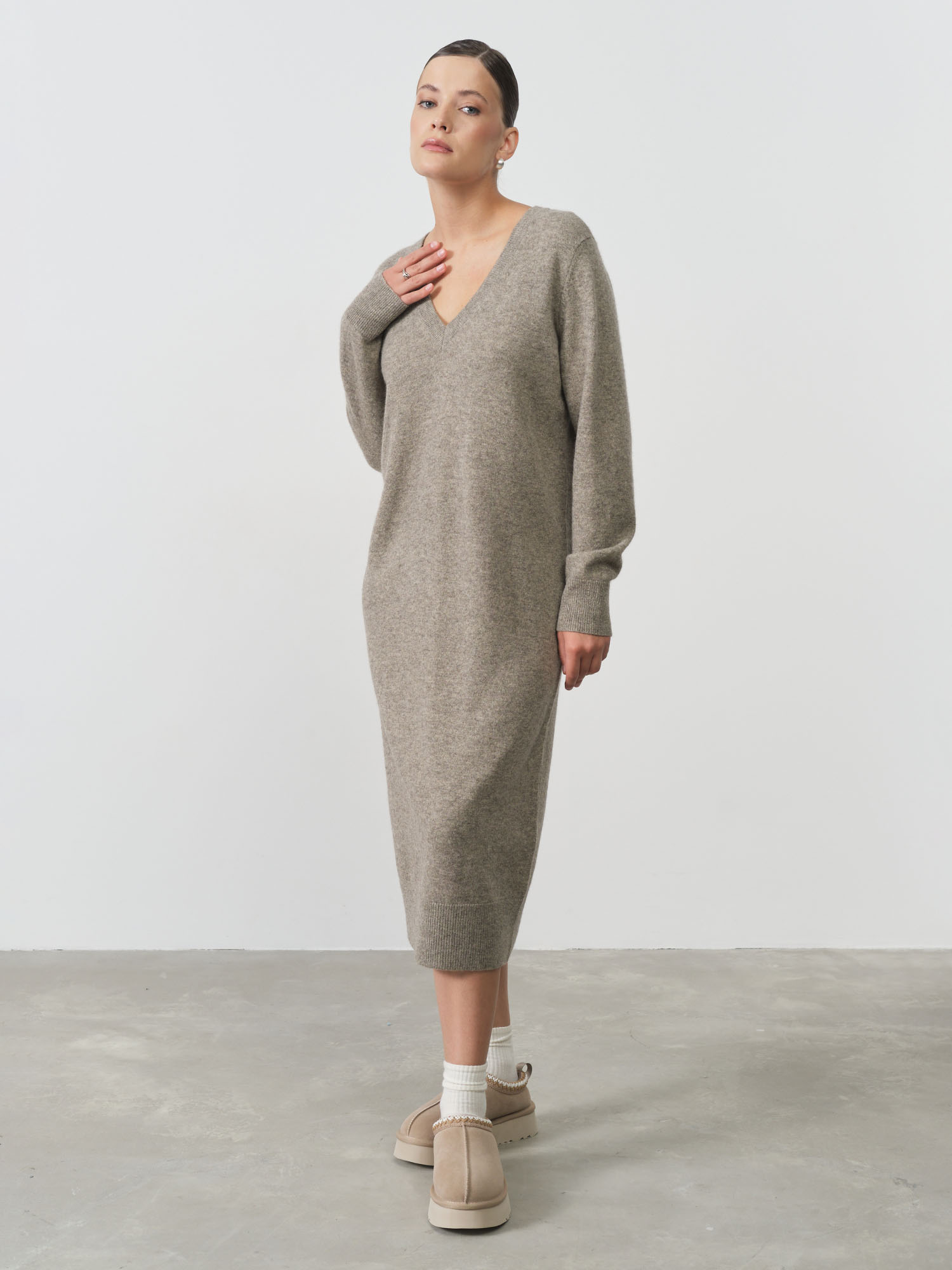 Платье из пуха яка 13207 серое 30591₽