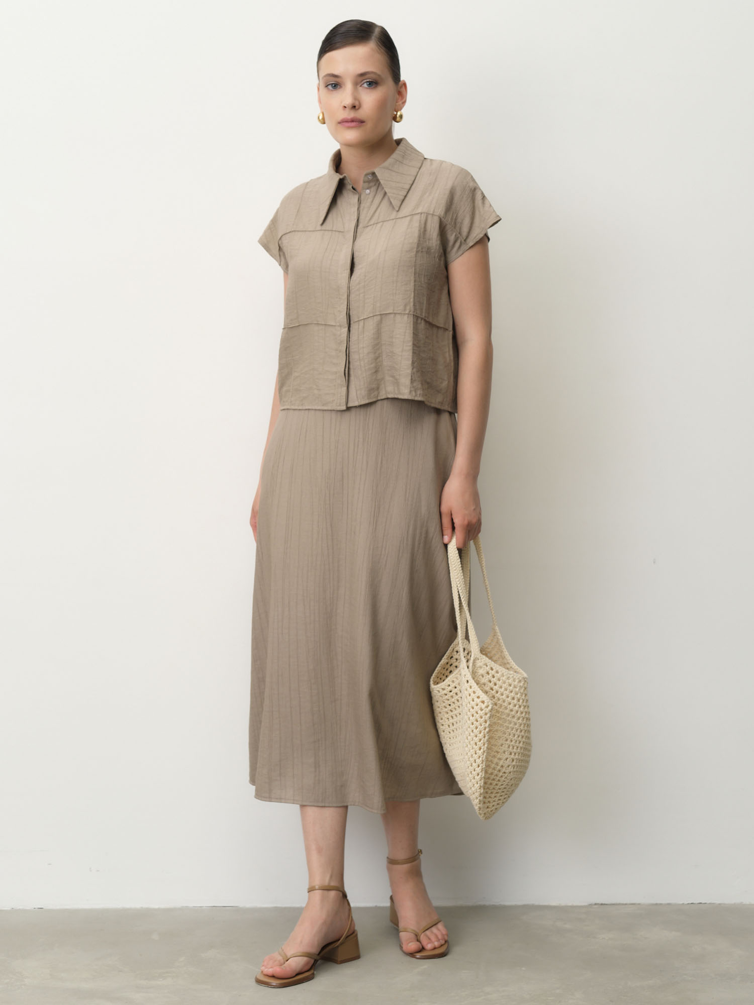 Блуза из вискозы 5011946 коричневая 4613₽