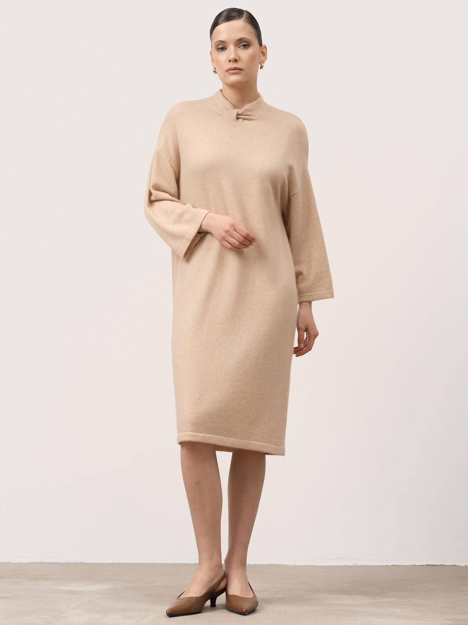 Платье кашемировое KW082732 бежевое 23243₽