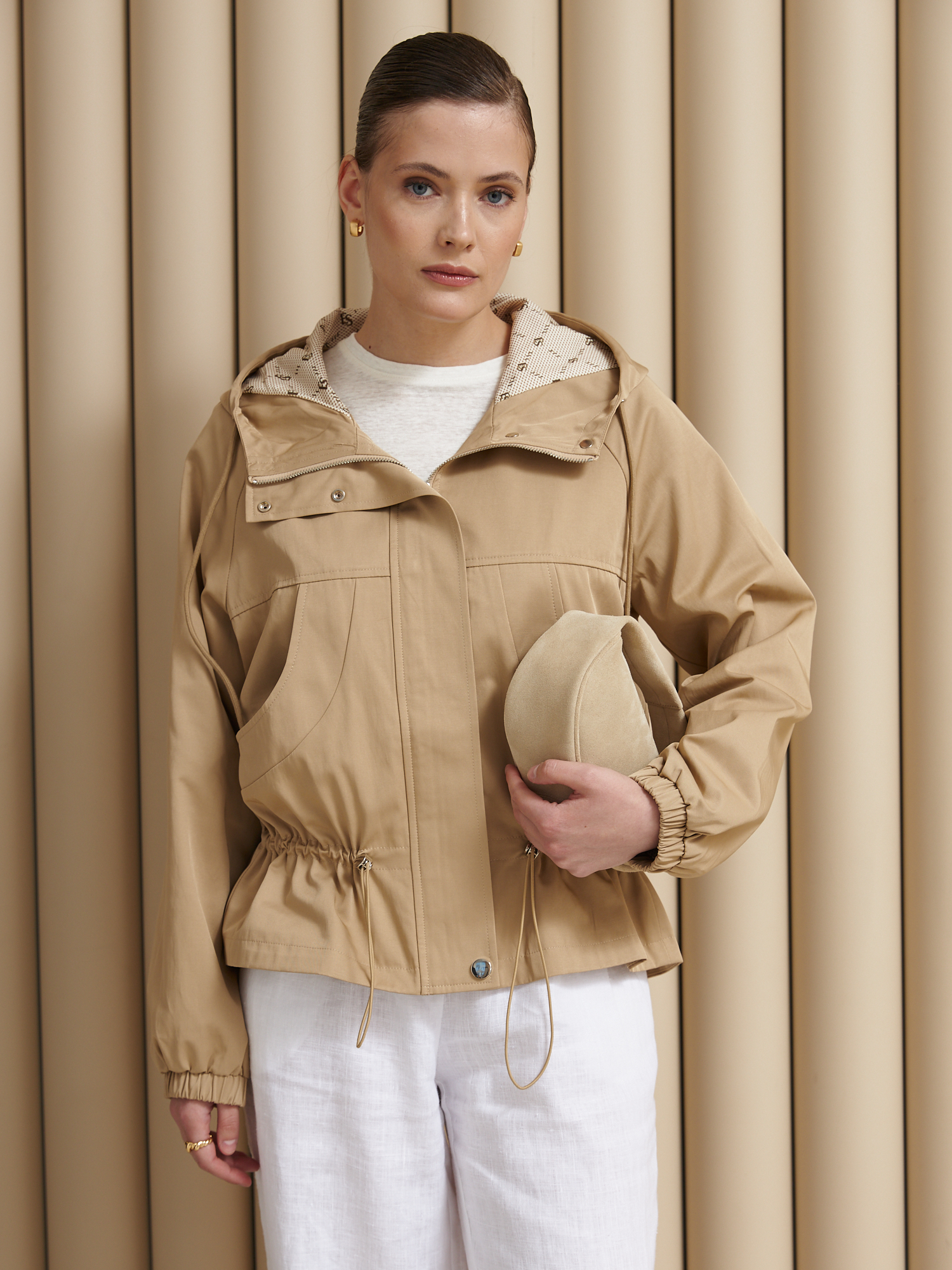 Ветровка женская 1-41026-918 бежевая 9583₽