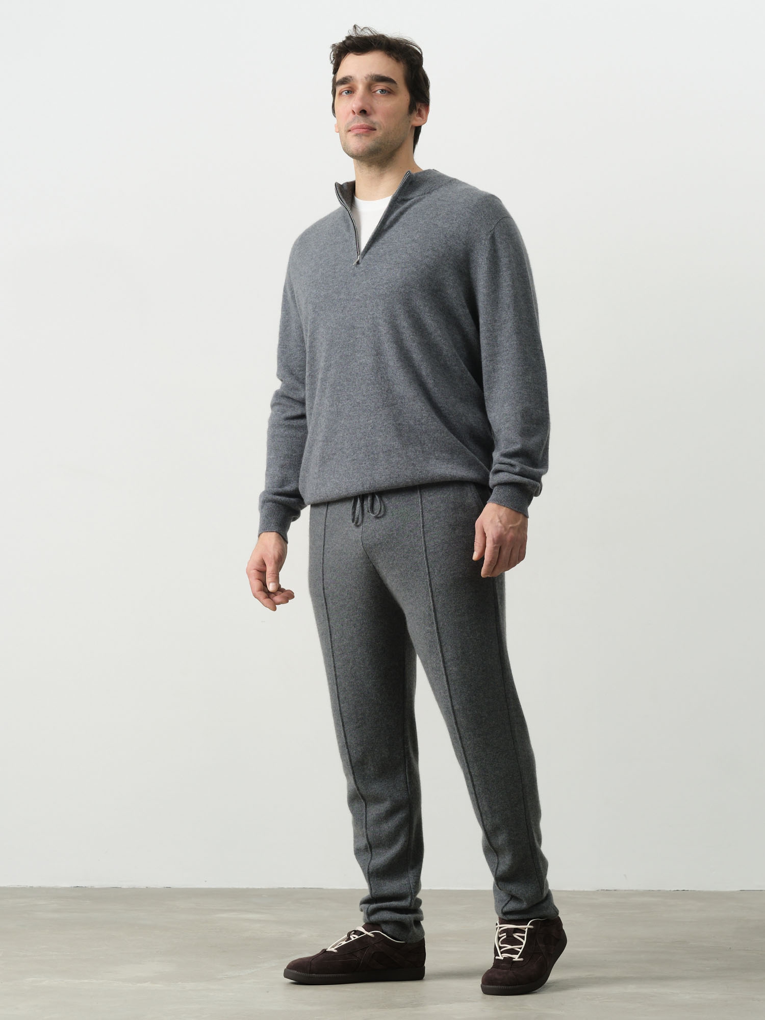 Брюки из кашемира мужские KM150887-E серые 43160₽