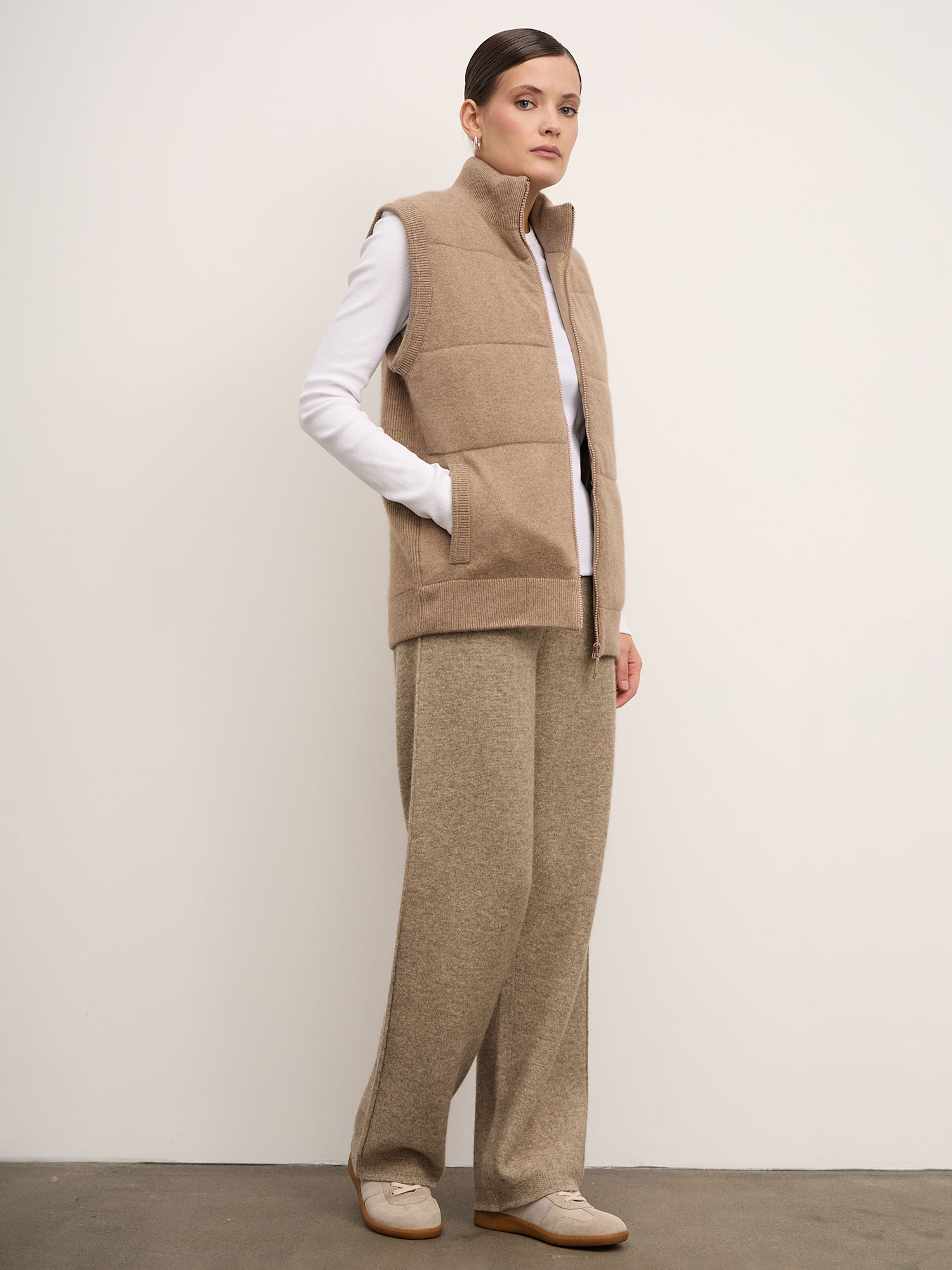 Жилет из кашемира 16138 капучино 48591₽