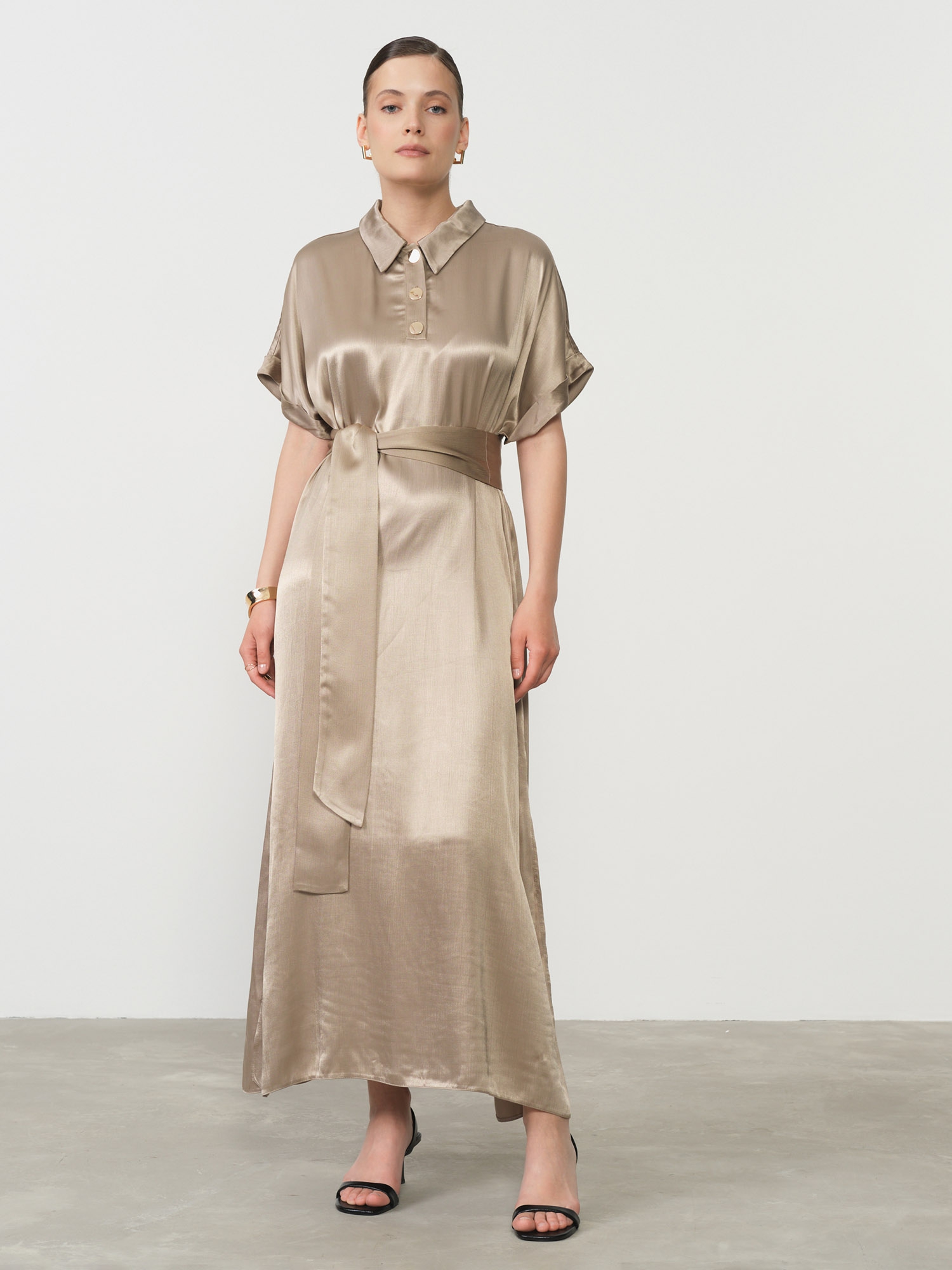 Платье из вискозы 90223 бежевое 8045₽