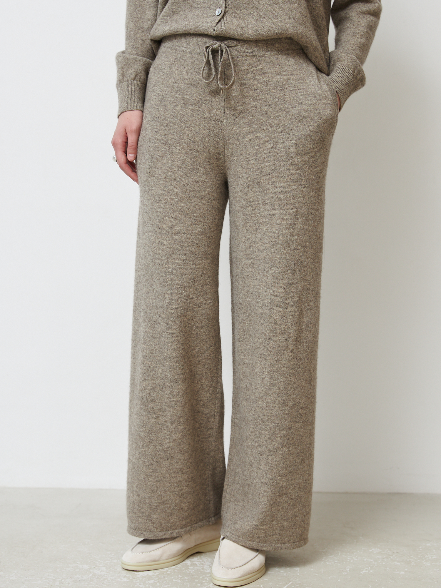 Брюки из пуха яка 05128 серые 26597₽