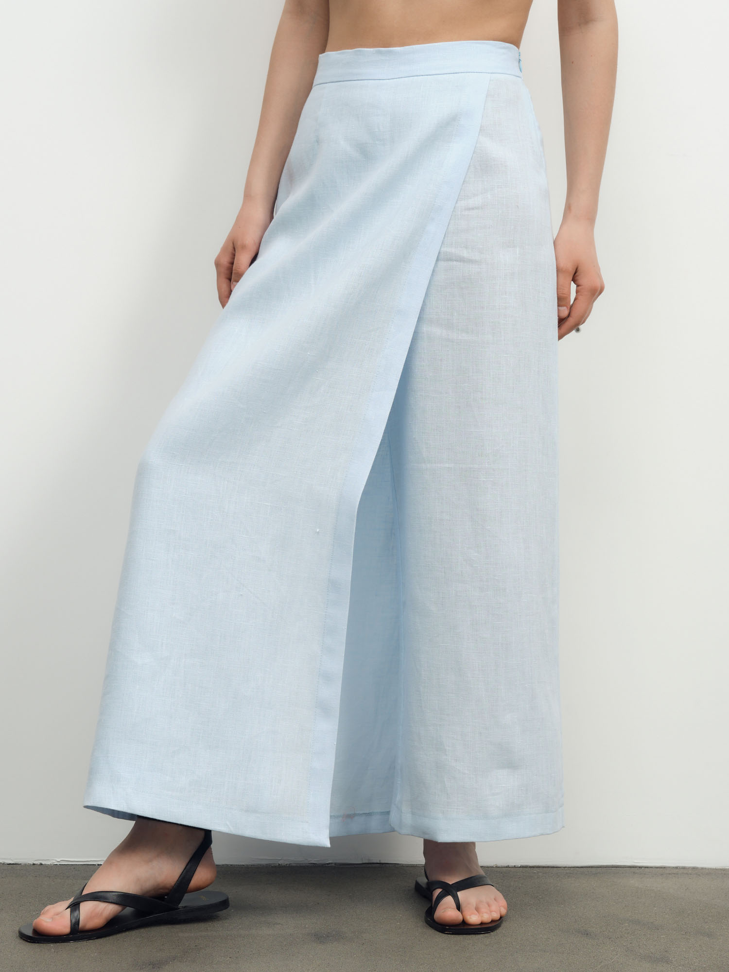 Юбка-брюки льняная 10990 голубая 6993₽