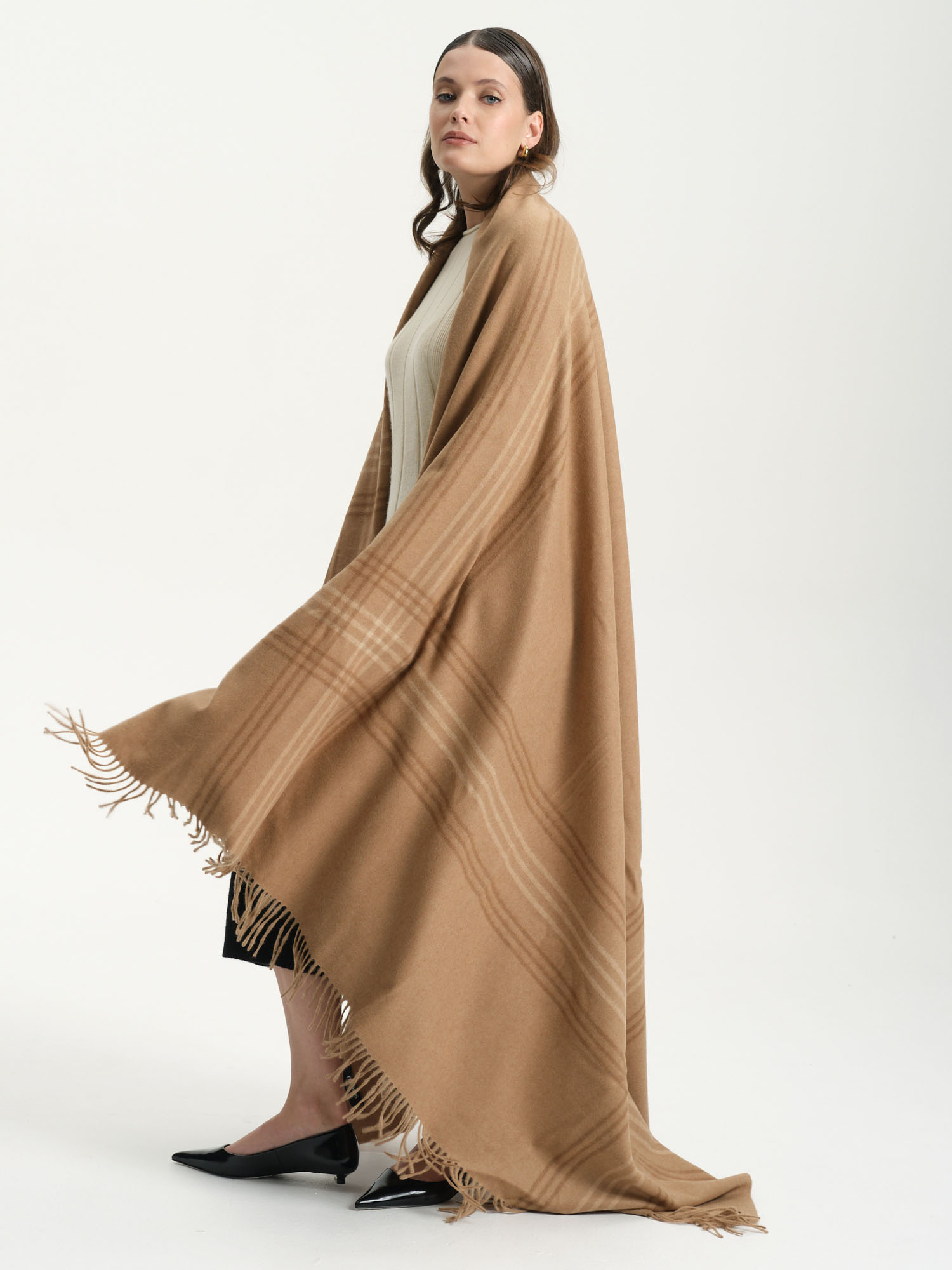 Плед из шерсти верблюжонка 15056 бежевый 37790₽