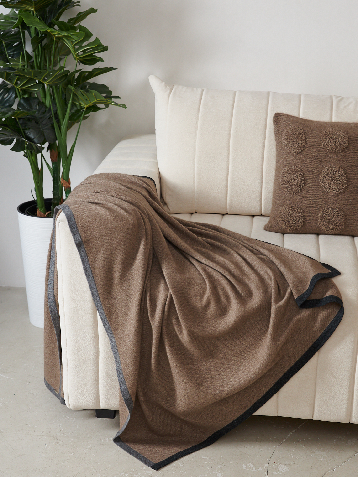 Плед из кашемира 39038 капучино 41700₽