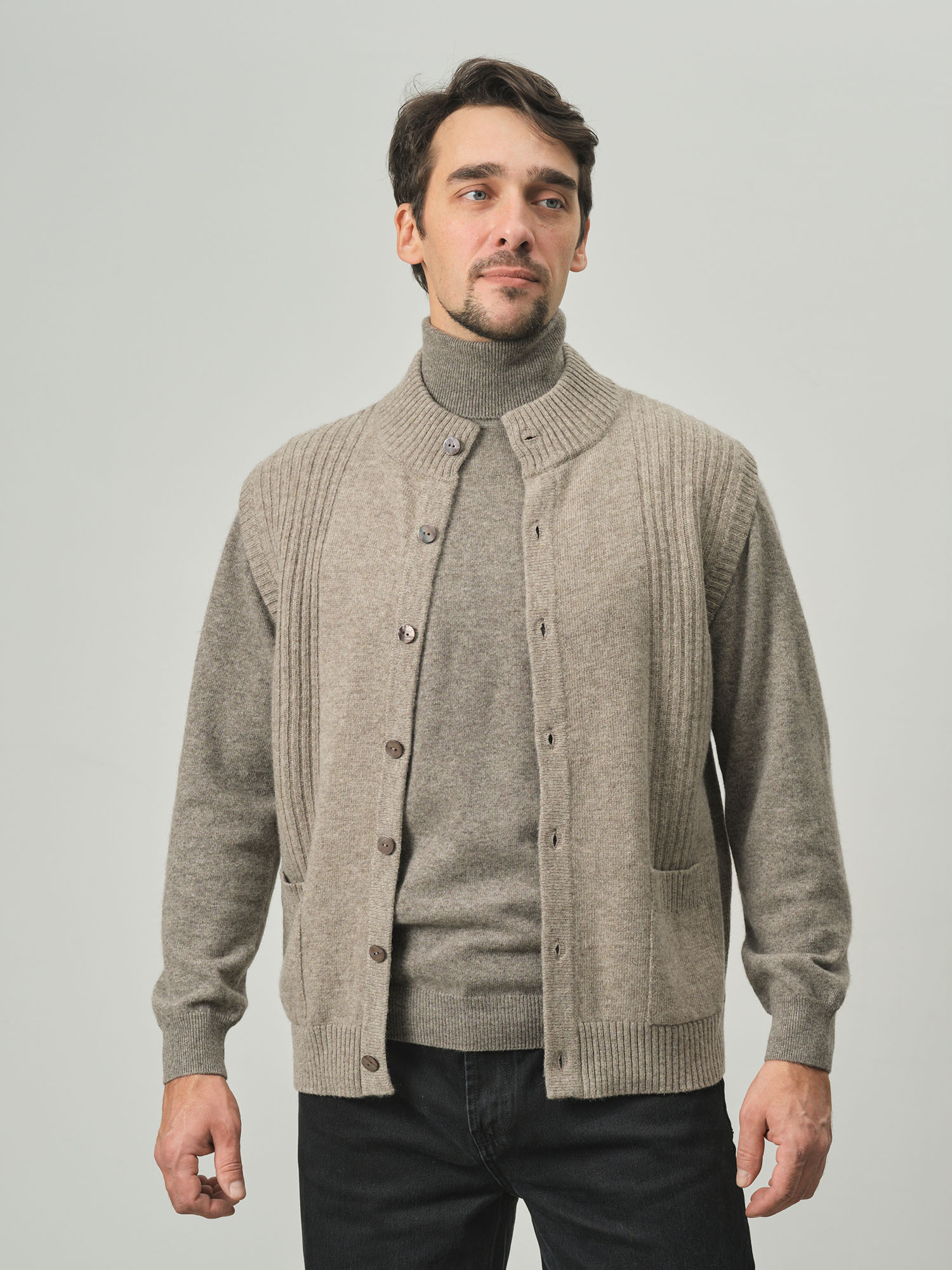 Жилет из шерсти яка на пуговицах 7М06001