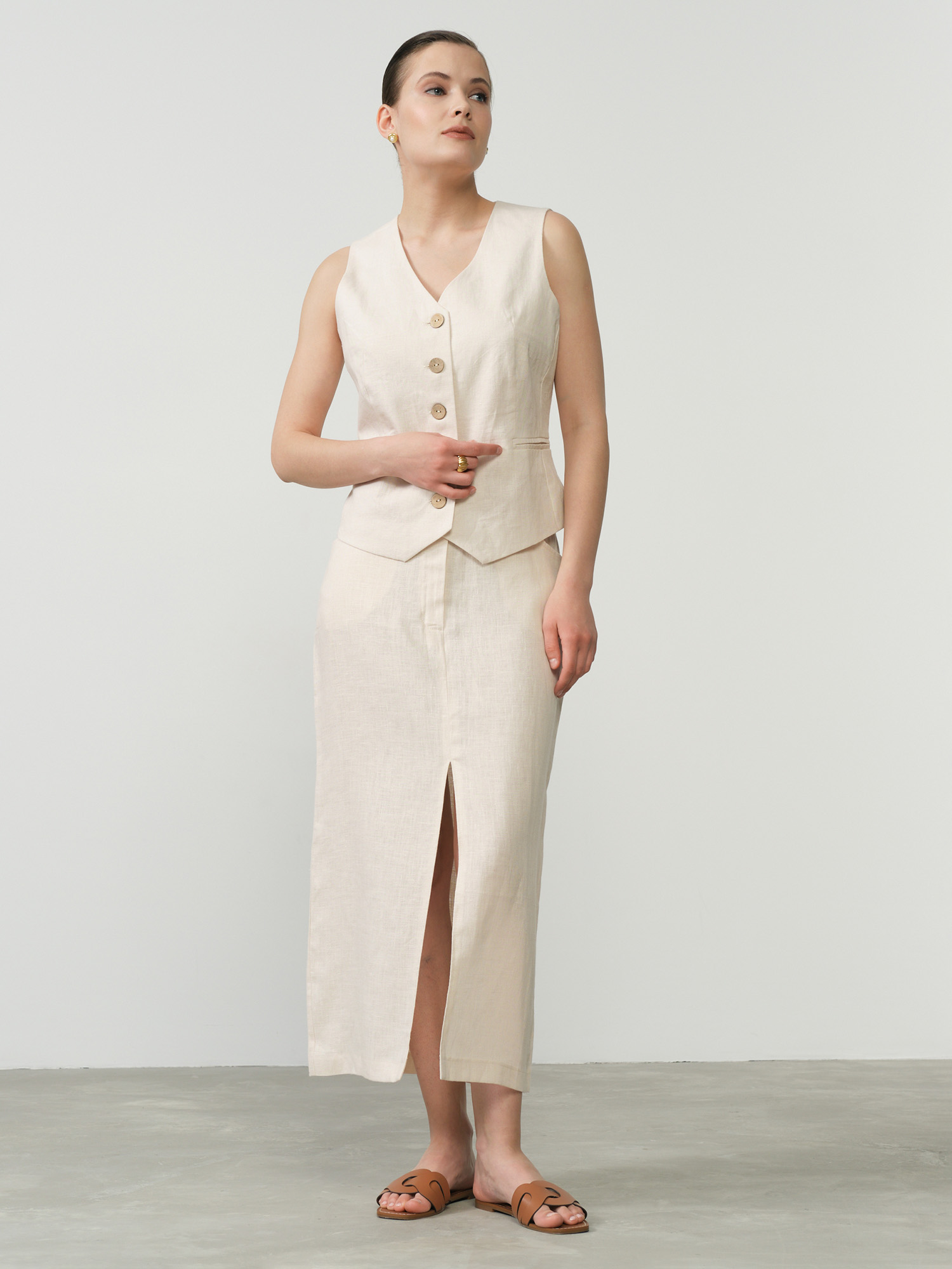 Жилет льняной 630 бежевый